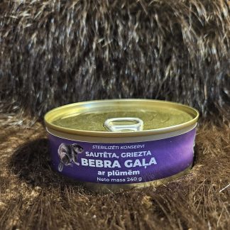 Sautētas, grieztas bebra gaļas konservs ar plūmēm