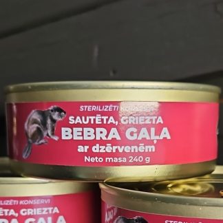 Sautētas, grieztas bebra gaļas konservs ar dzērvenēm