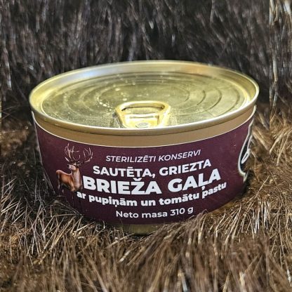 Sautētas, grieztas brieža gaļas konservs ar pupiņām un tomātu pastu